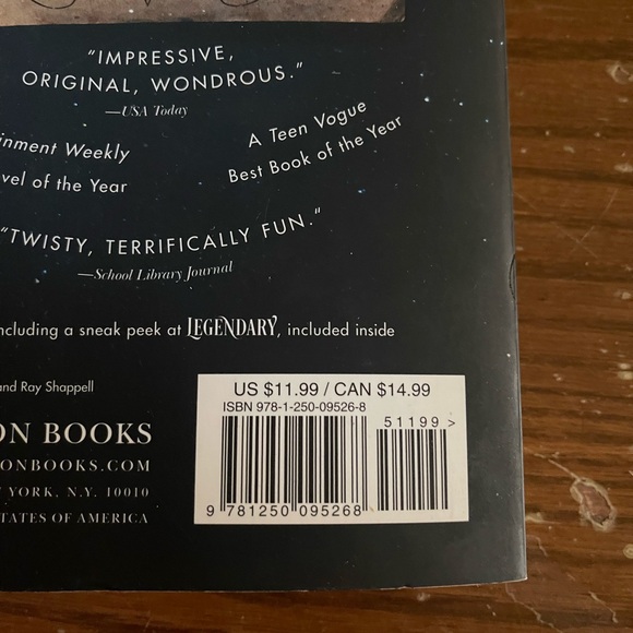 🔥 SOLD🔥Caraval by Stephanie Garber - Picture 4 of 5